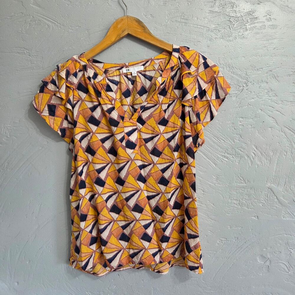 DR2 woman's blouse size Medium, ruffled sleeves